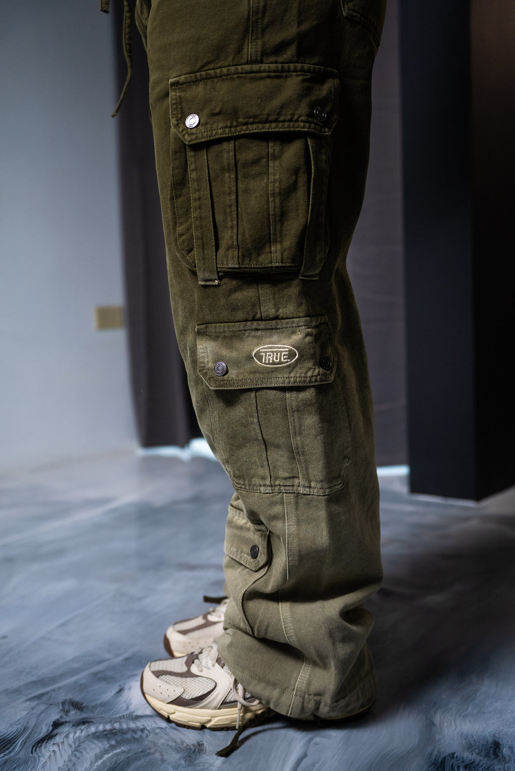True Utility Pocket Cargo Pants- Ver