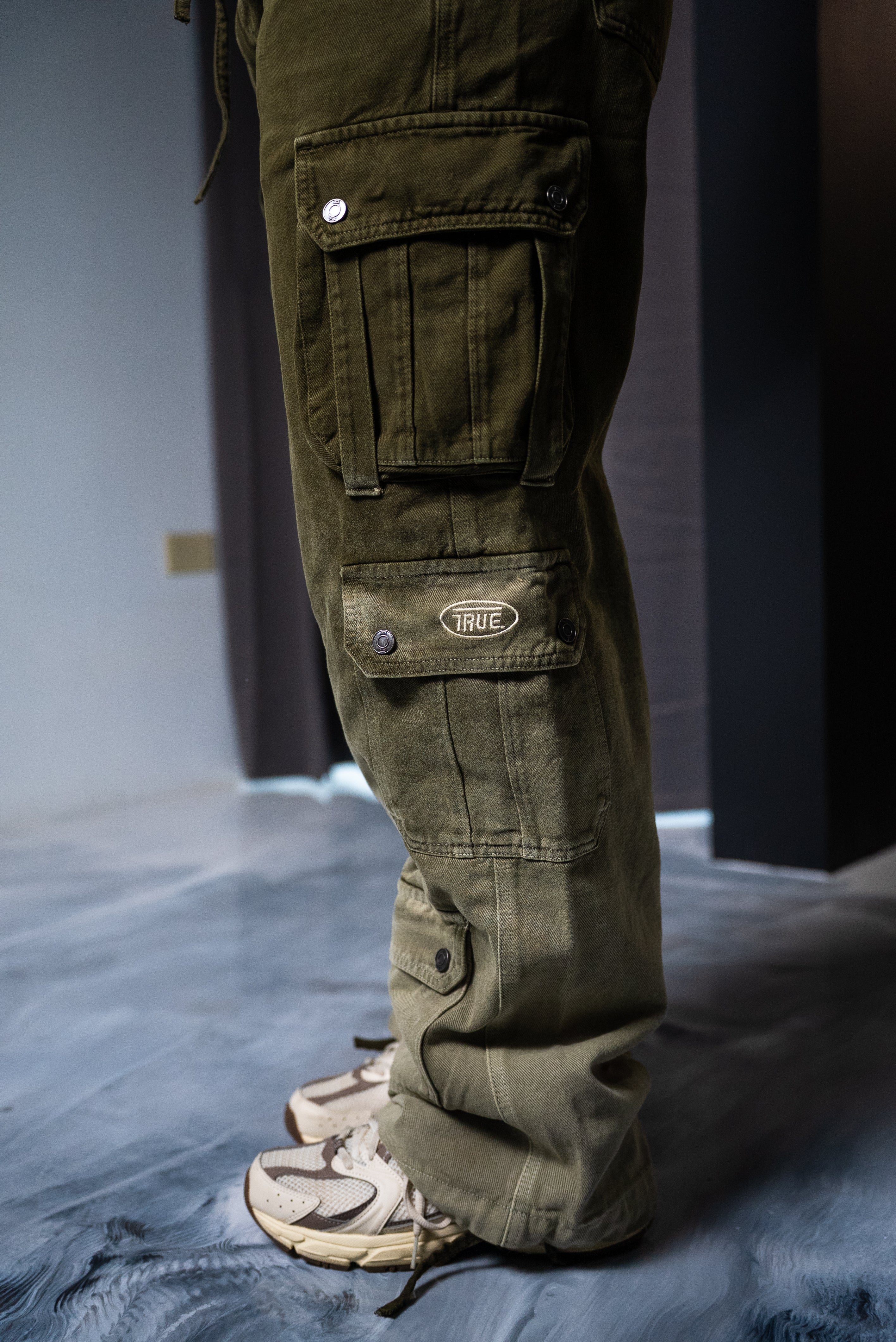 True Utility Pocket Cargo Pants- Ver