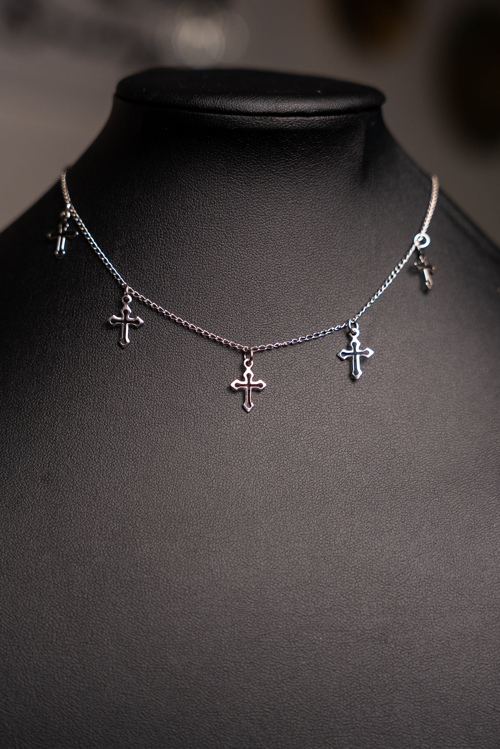 Cross Chocker
