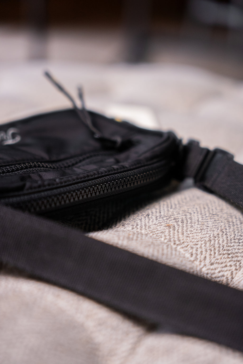 TRUE Classic Mini Bag - Black