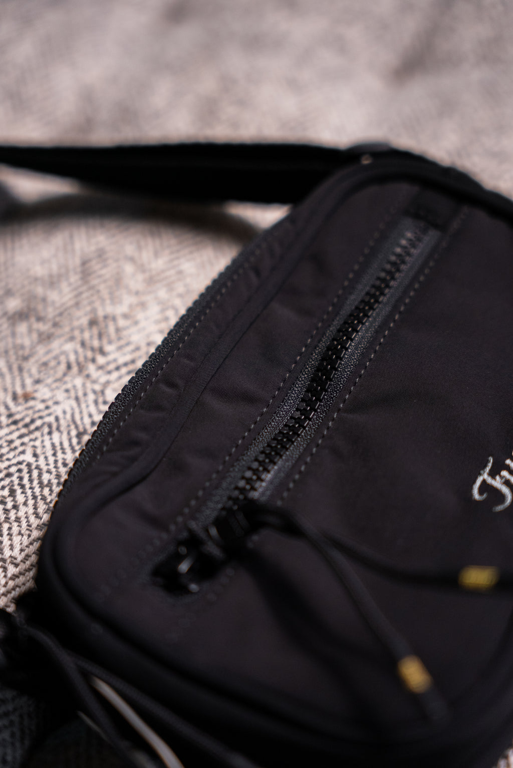 TRUE Classic Mini Bag - Black