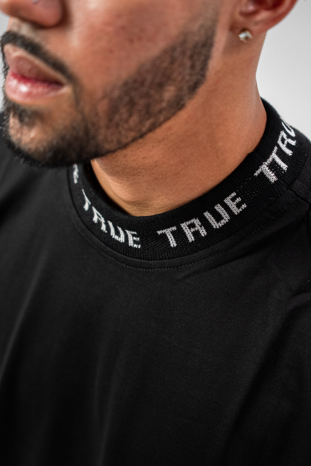 TRUE Knitted Collar OS Tshirt