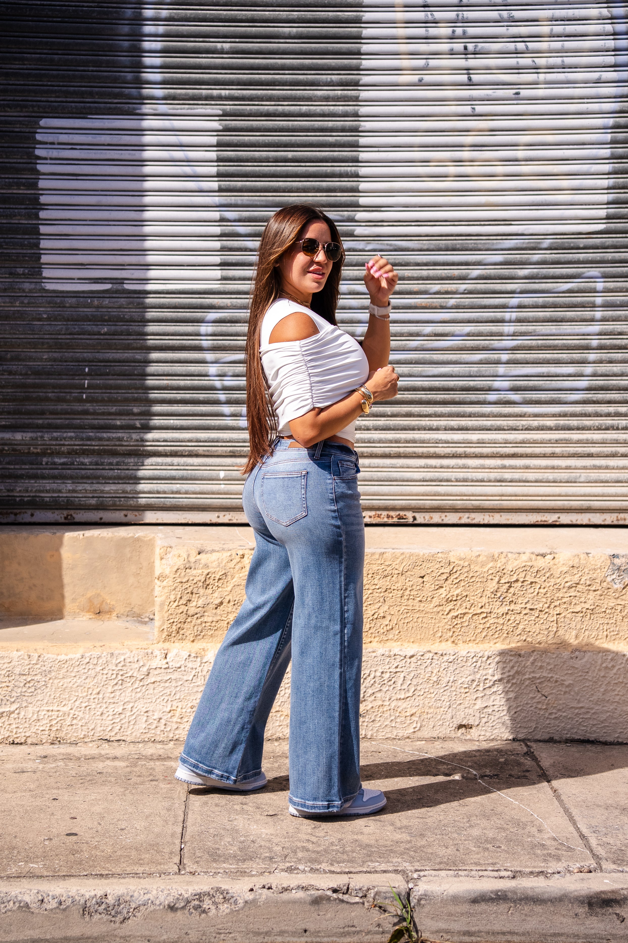 Low Rise Wide Leg Medium Wash Jean