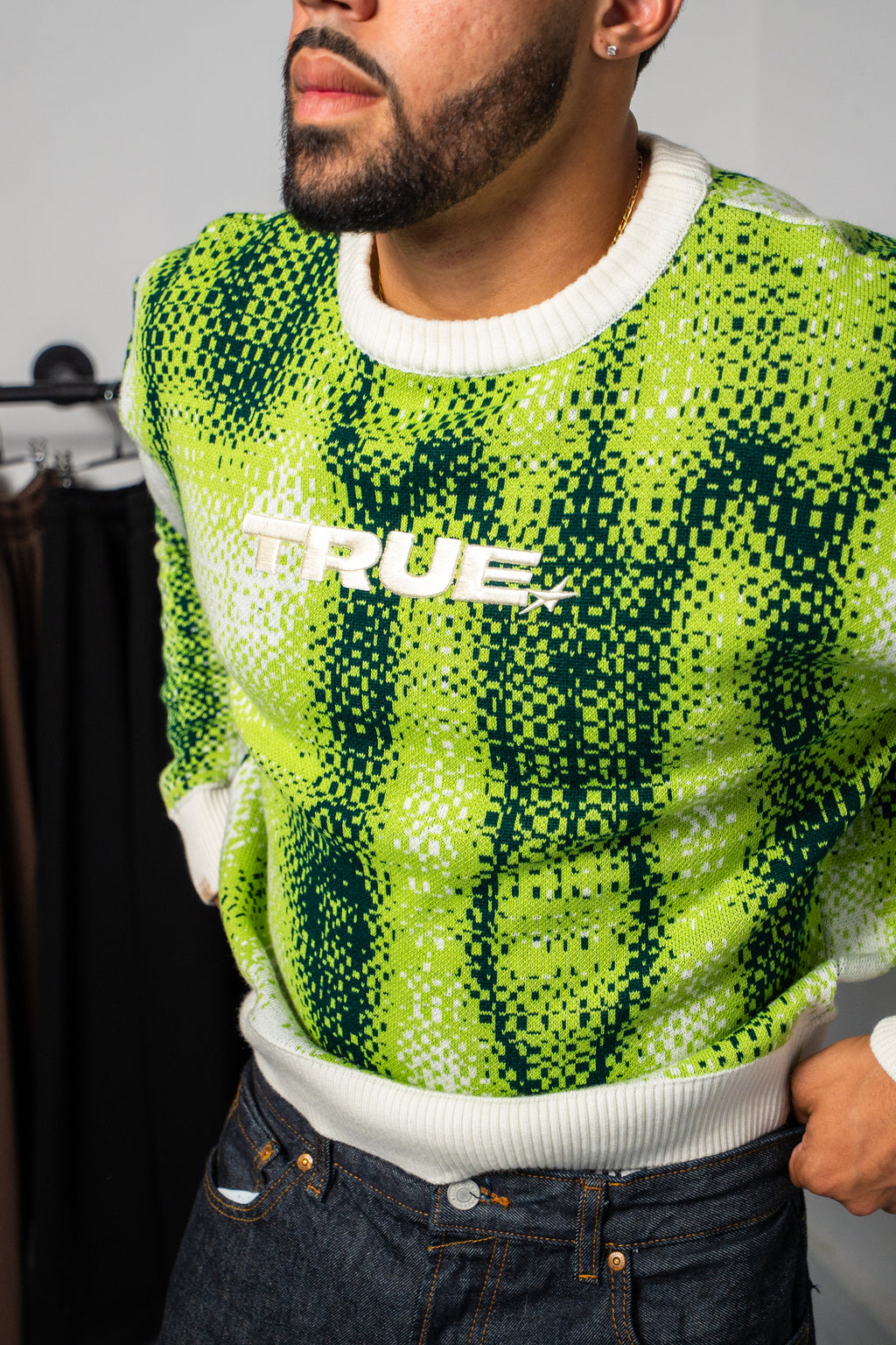 TRUE  Blurred Knit Pullover - Green