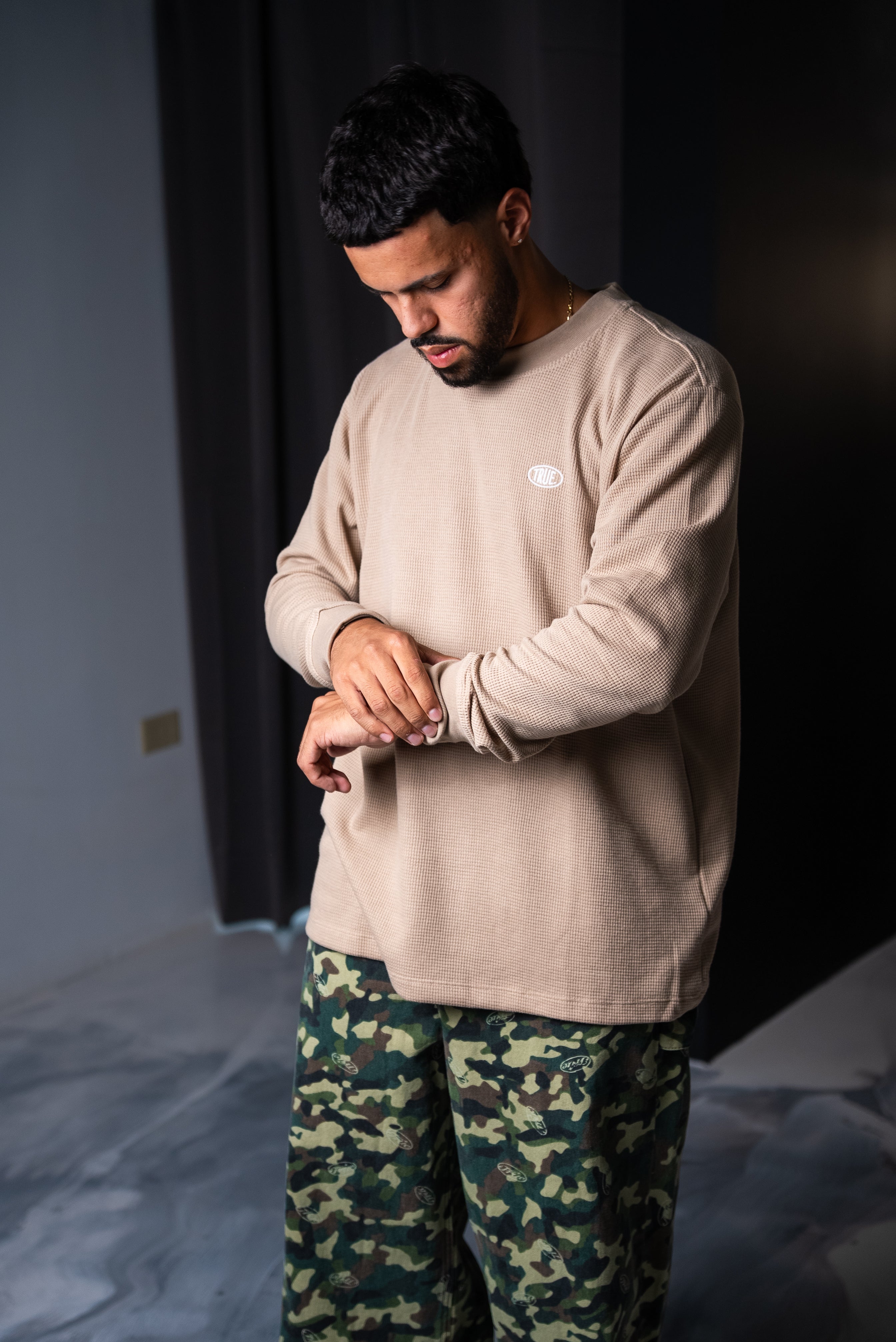 True Uniform Crewneck LS - Sand